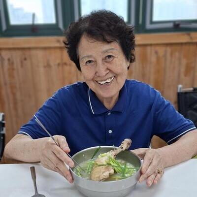 🐔 초복 맞이 건강식, 정성 가득 삼계탕 대접 🥣
