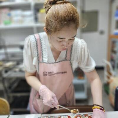 오후 간식 – 토마토 크림치즈 통밀빵 🍅🥖